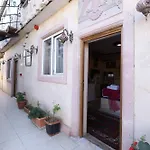 Lucky Luke Stone House