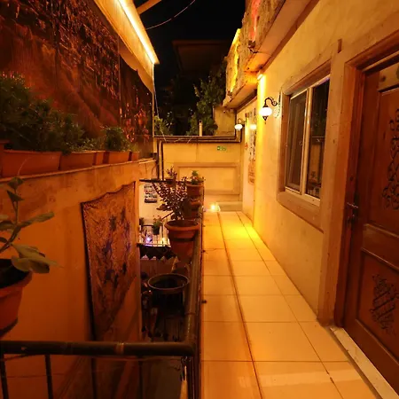 Lucky Luke Stone House